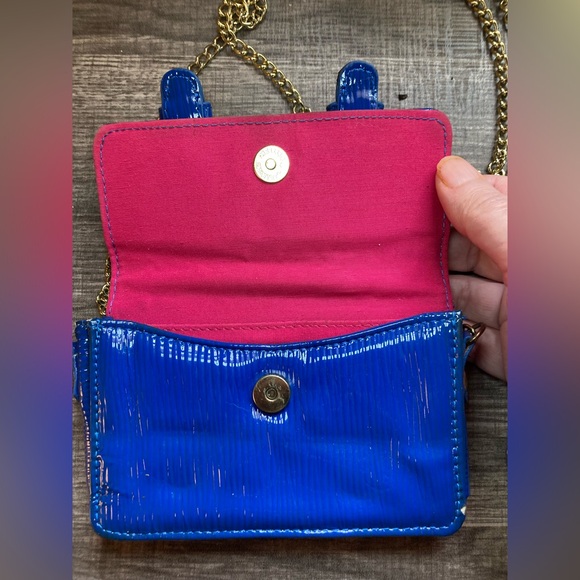 Blue Patent Leather Chain Strap Bag - Picture 3 of 11